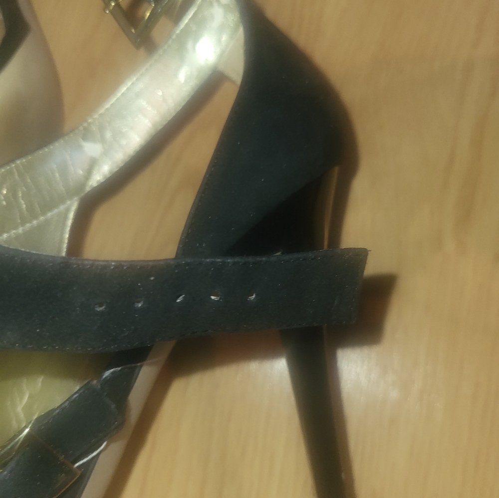 Shoes - Picture 6 of 11